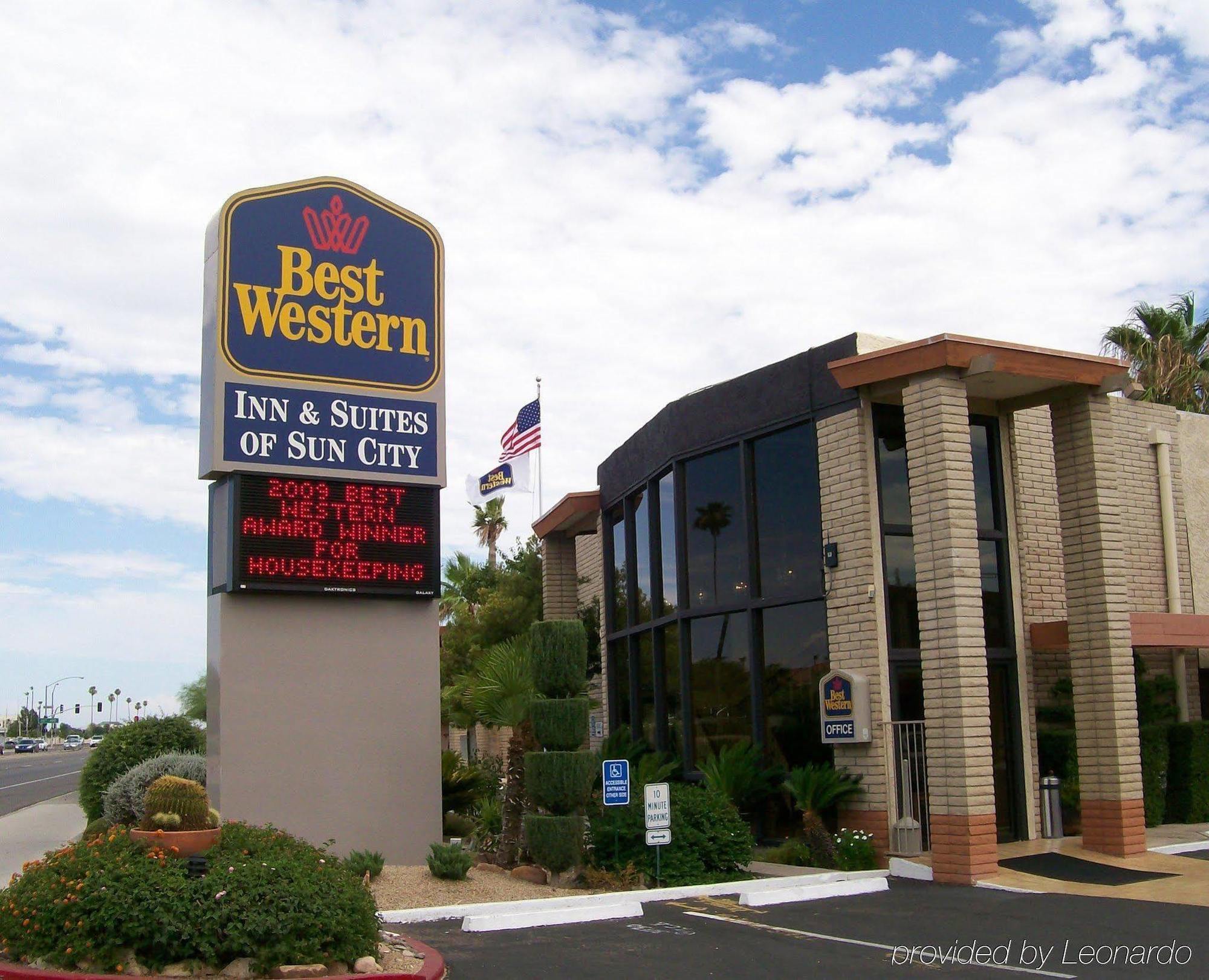 Quality Inn & Suites Phoenix Nw - Sun City Youngtown Exterior photo